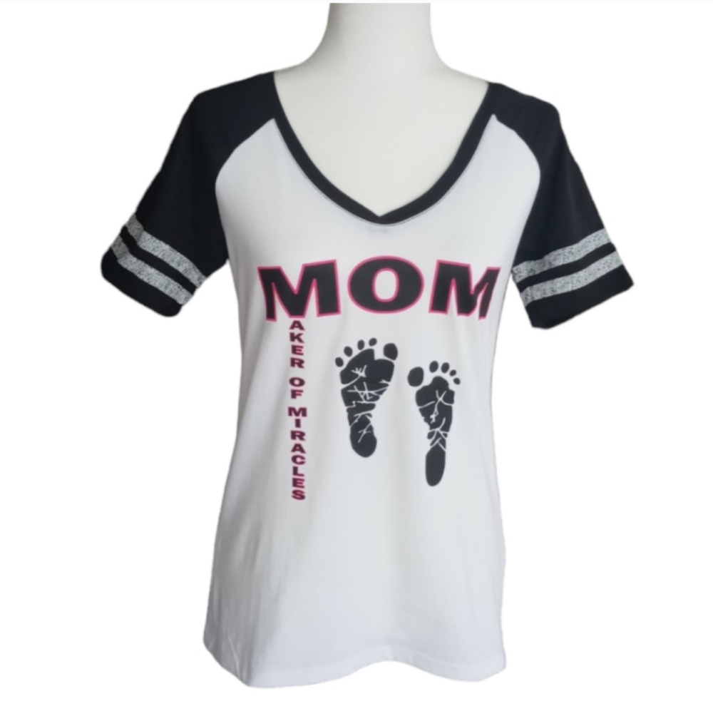 🌻2 LEFT🌻 MOM Maker Of Miracles Graphic Tee Shirt Size Small